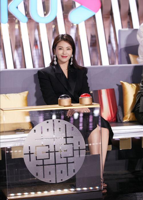 刘涛超短裙照图片大全,时尚风采尽展
