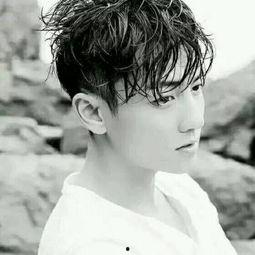 伤心男人图片大全,伤心男人图片大全中的情感瞬间